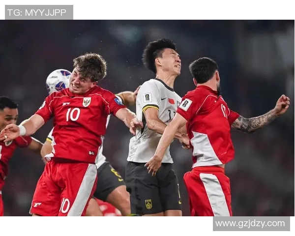 国足球星妻子低调现身引热议展现温柔力量与家庭背后支持