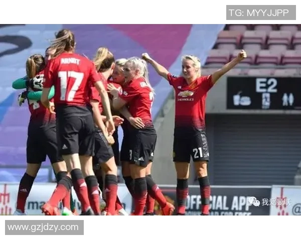 曼联女足球员埃拉图恩带领红魔闪耀英超赛场成就传奇