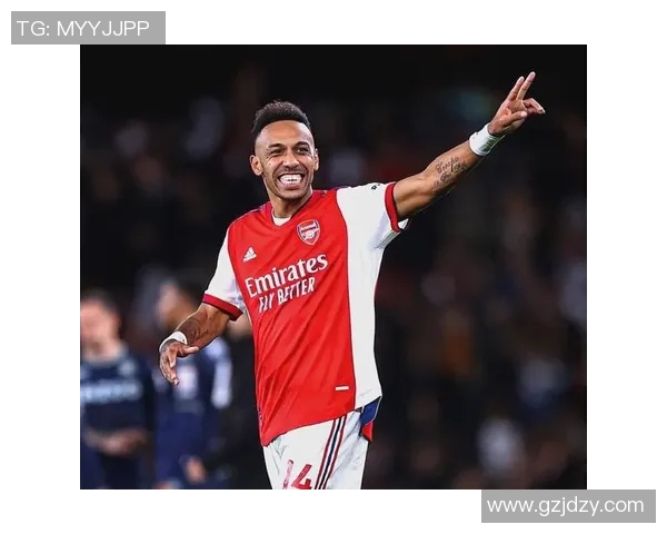 足球史上唯一大满贯球星的辉煌历程与传奇成就解析