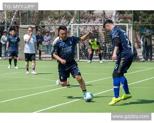 足球星耀眼新星闪耀绿茵场引领未来赛场激情与无限可能